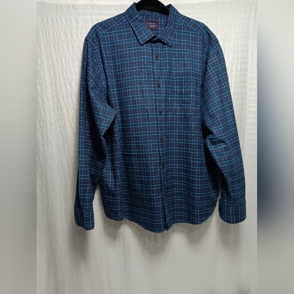 Untuckit Men's Blue Plaid Flannel button down long-sleeved shirt. Size 2XL - Picture 2 of 10